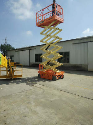 臨沂升降車租賃服務 升降機、高空作業車與登車橋的全面解決方案